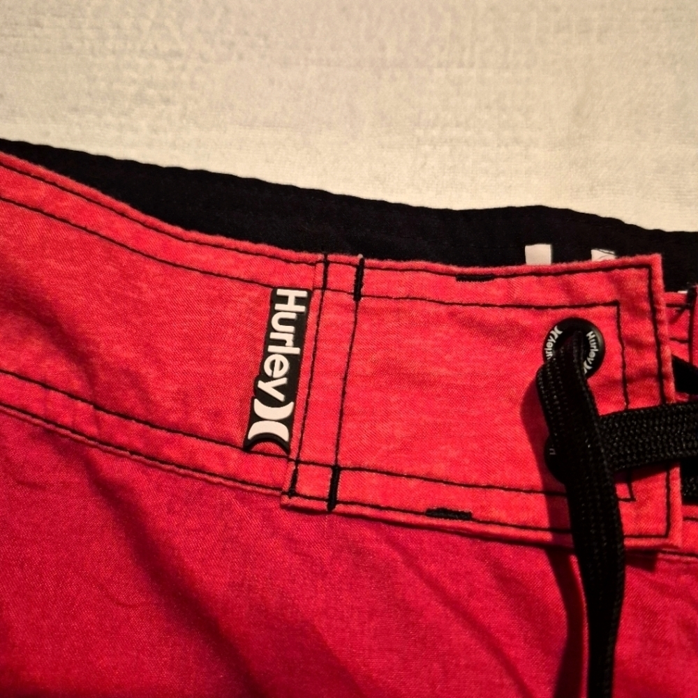 Hurley men's size 34 red ombre light weight athletic style shorts no liners VGUC - Picture 3 of 5